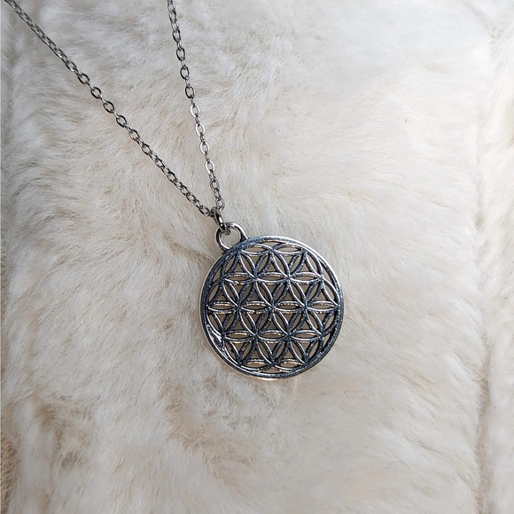 Flower of Life Charm Necklace - Picture 1 of 3